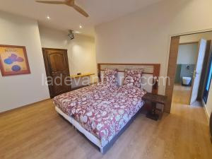 Chambre Amédée PMR chic avec Wi-Fi et petit déjeuner inclus - FR-1-590-479 à La Ferté-Saint-Aubin